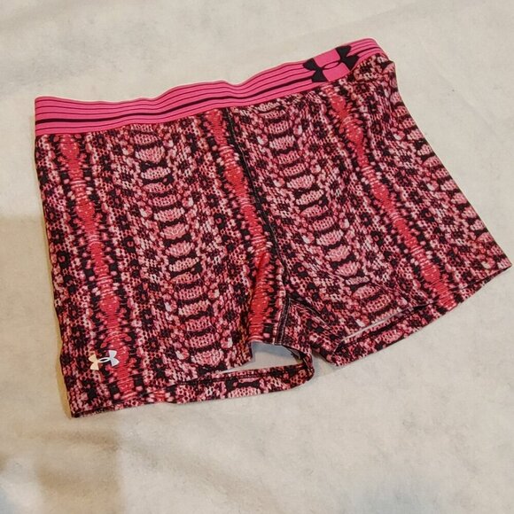 Under Armour heatgear vollyball/compression shorts - Picture 1 of 5